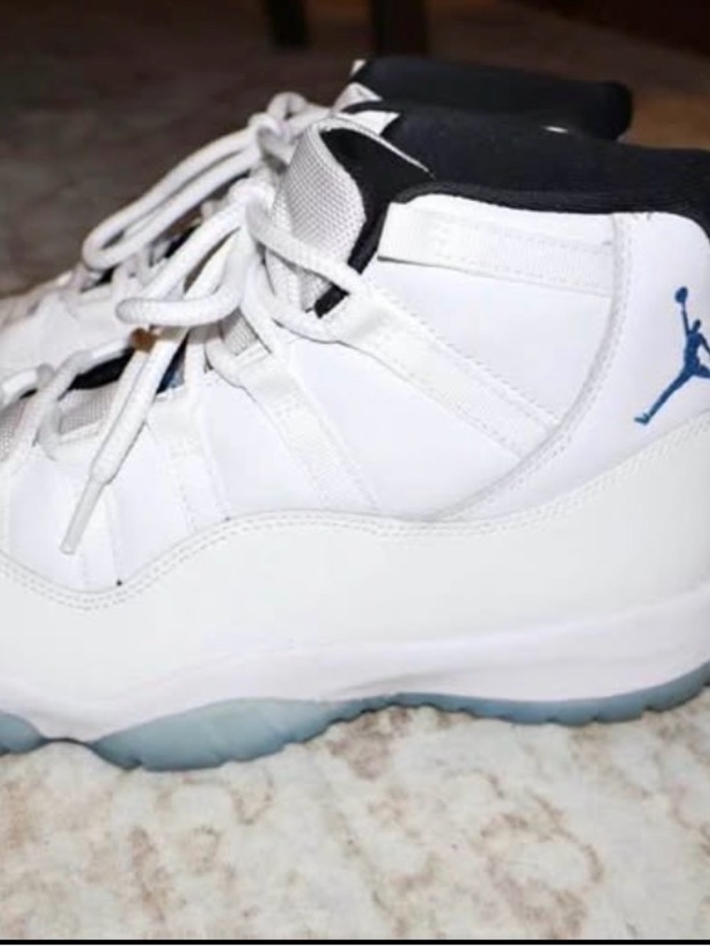 Jordan 11 “Columbia/ Legend Blue “ NO BOX